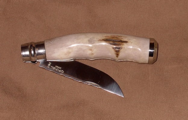 Opinel custom N°9 en bois de cerf et talon inox